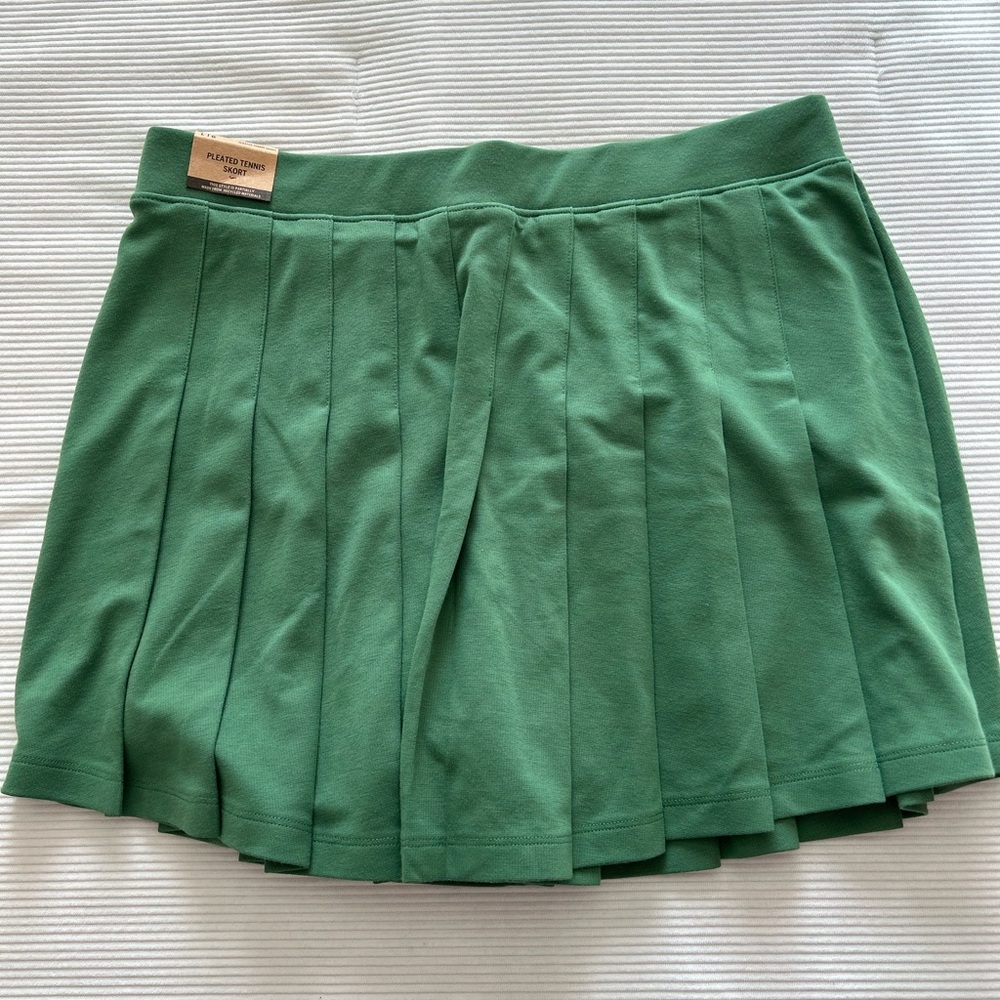 Victoria's Secret Green Pleated Skort
